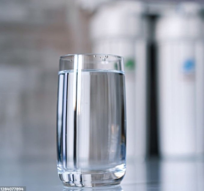 RO Systems vs Bottled Water: Which Is Better?